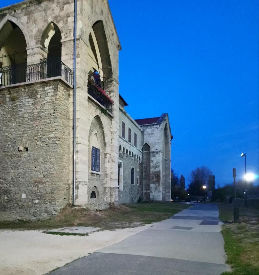 Panzió Tata Exterior foto